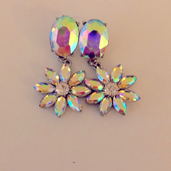 Stunning Aurora Borealis Crystal Statement Earrings - Picture 6 of 17